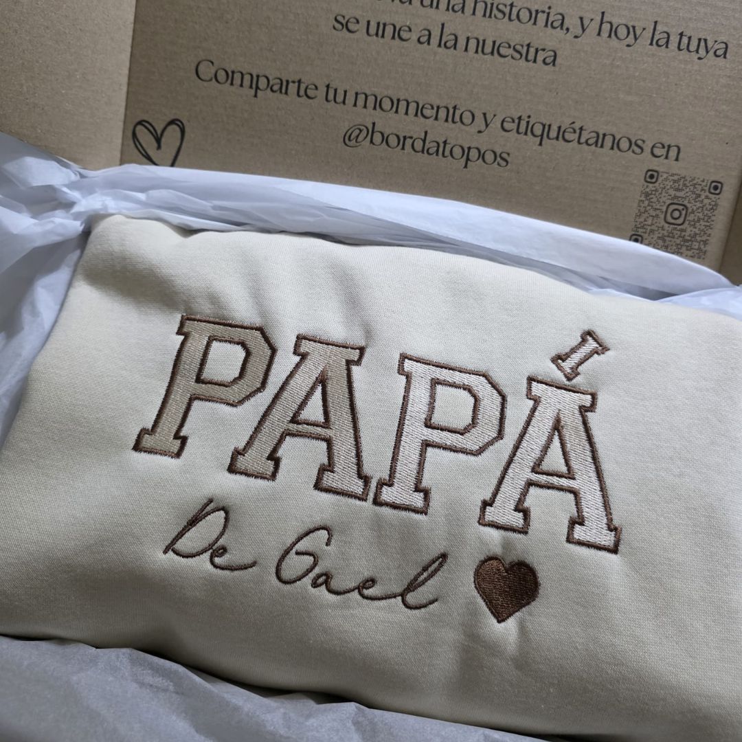 “MAMÁ / PAPÁ” con Nombre | Camiseta, Sudadera o Sudadera Capucha