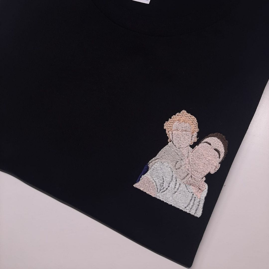 Retratos Personalizados Bordados | Sudaderas y Camisetas Únicas