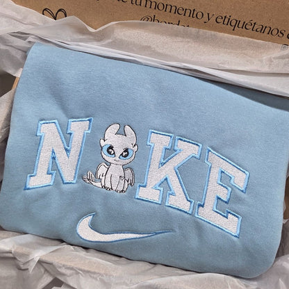 Bordado Cómo entrenar a tu dragón N*KE - Furia Nocturna o Furia Luminosa – Camiseta, Sudadera o Sudadera con Capucha
