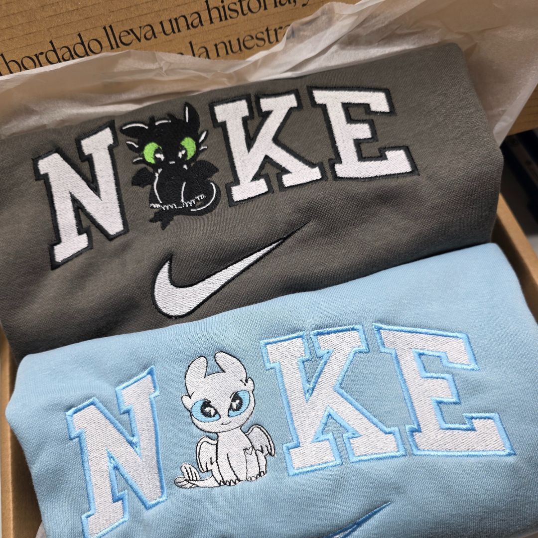 Bordado Cómo entrenar a tu dragón N*KE - Furia Nocturna o Furia Luminosa – Camiseta, Sudadera o Sudadera con Capucha